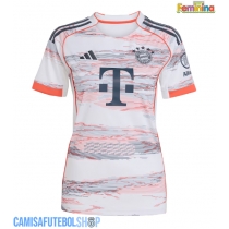Camisa de time de futebol Bayern Munich Sacha Boey #23 Replicas 2º Equipamento Feminina 2025-26 Manga Curta
